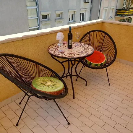Diana Apartment Split