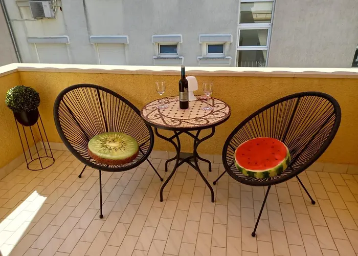 Diana Apartment Split