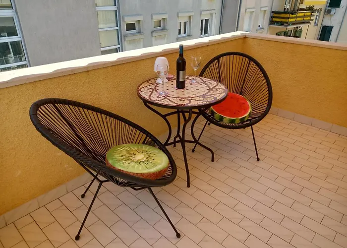 Diana Apartment Split